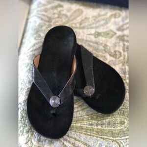 Vionic Women’s Hilda Flip Flop Black size 10